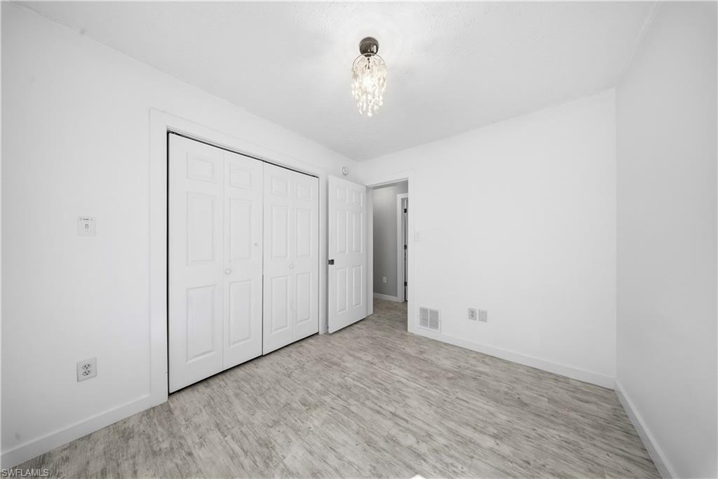 LEAWOOD LAKES - Residential Lease