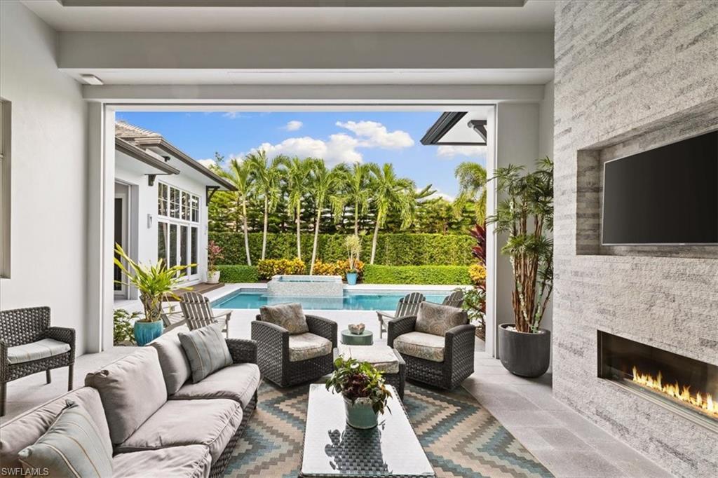 MOORINGS - Residential