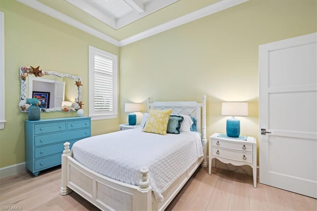 MOORINGS - Residential