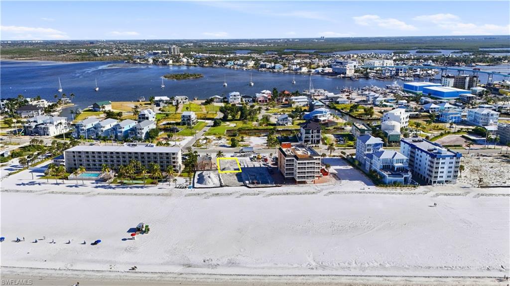 ISLAND SHORES - Land