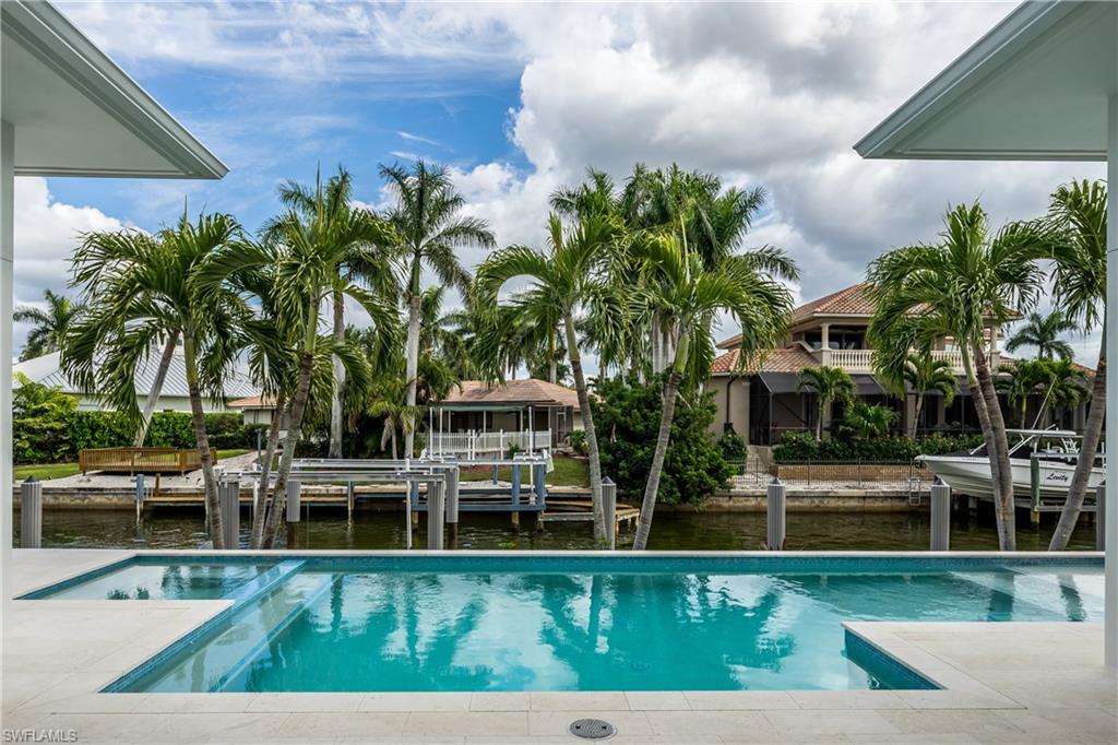 ROYAL HARBOR - Residential