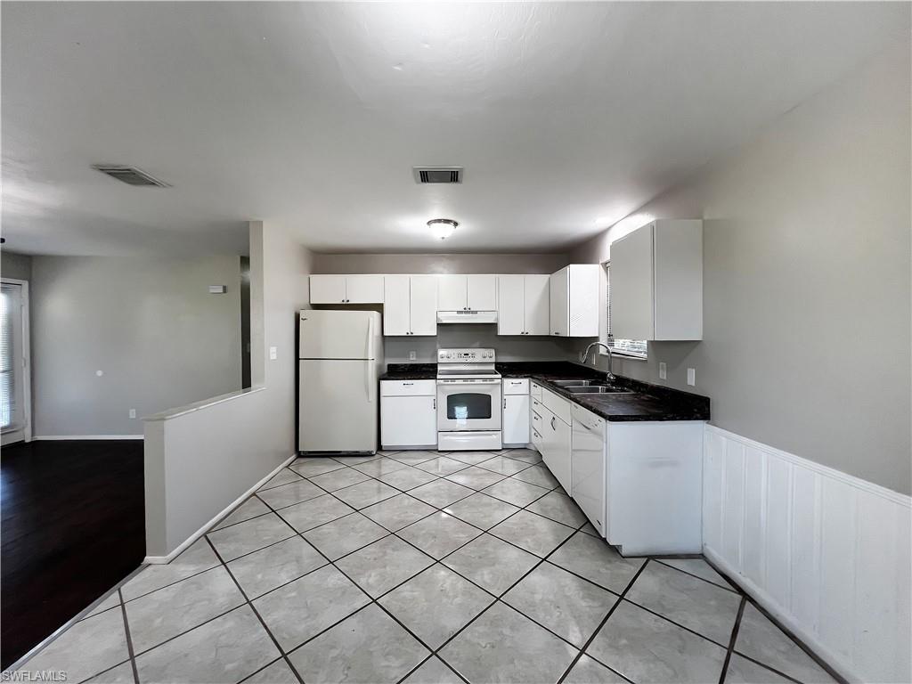 SAN CARLOS PARK - Residential Lease