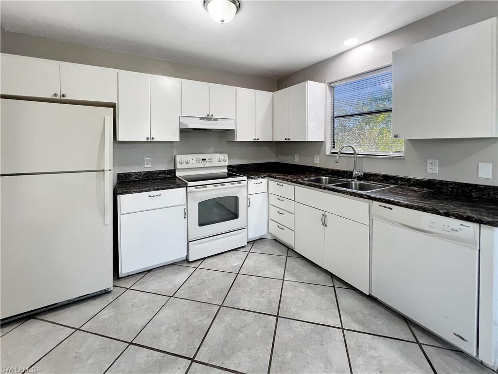 SAN CARLOS PARK - Residential Lease