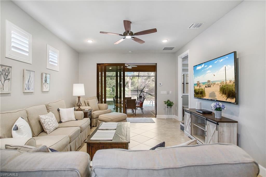 7674 Jacaranda LN