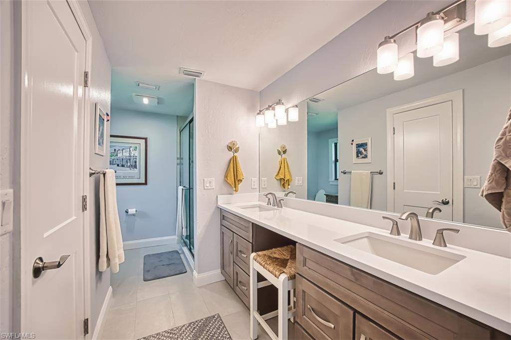 HERITAGE FARMS LAKE ADDN - Residential