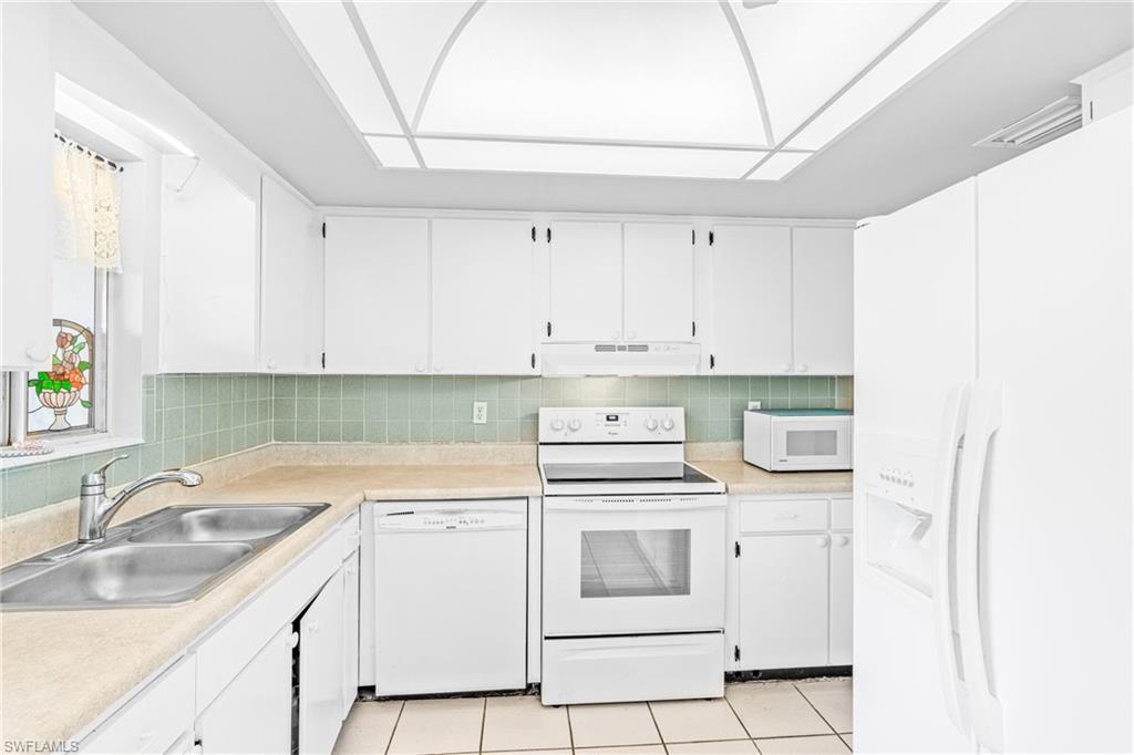 FAIRWAYS CONDO - Residential