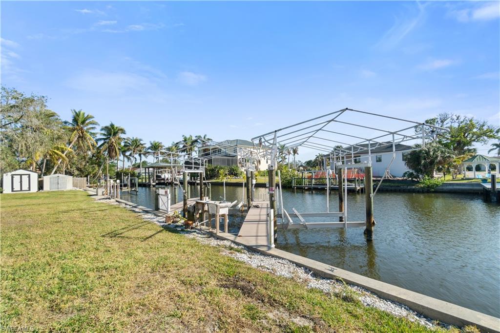 IMPERIAL SHORES - Residential