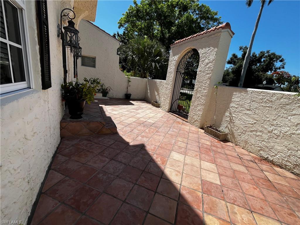 RIVERSIDE - Residential