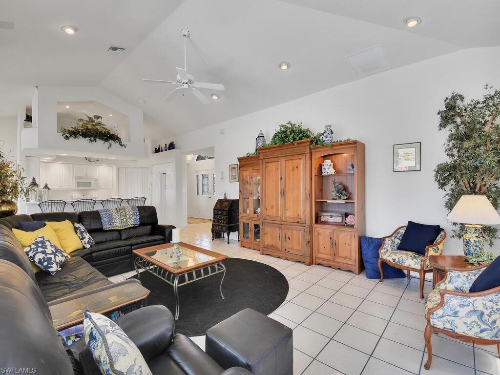 MARCO BEACH - Residential