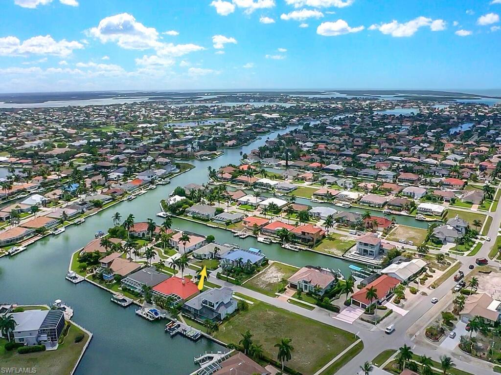 MARCO BEACH - Residential