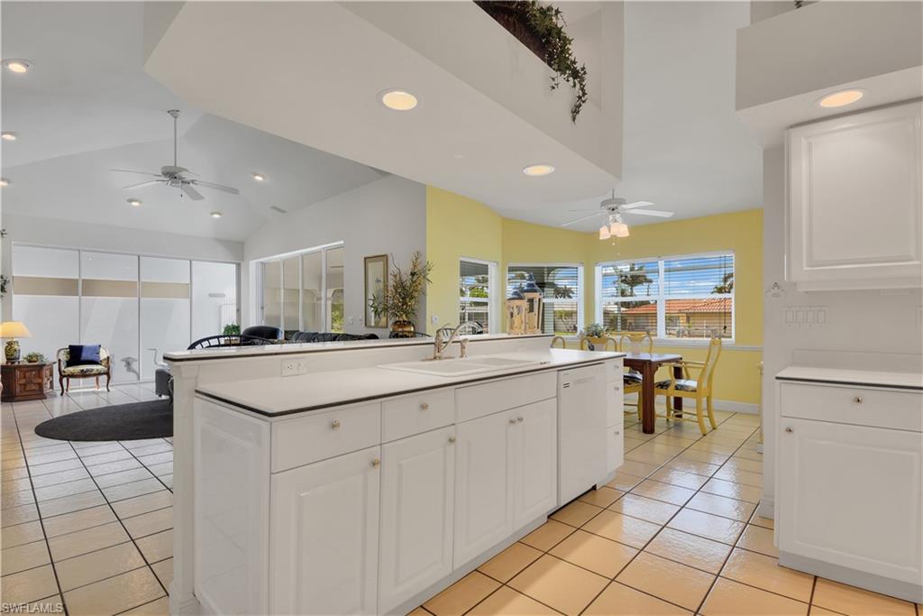 MARCO BEACH - Residential