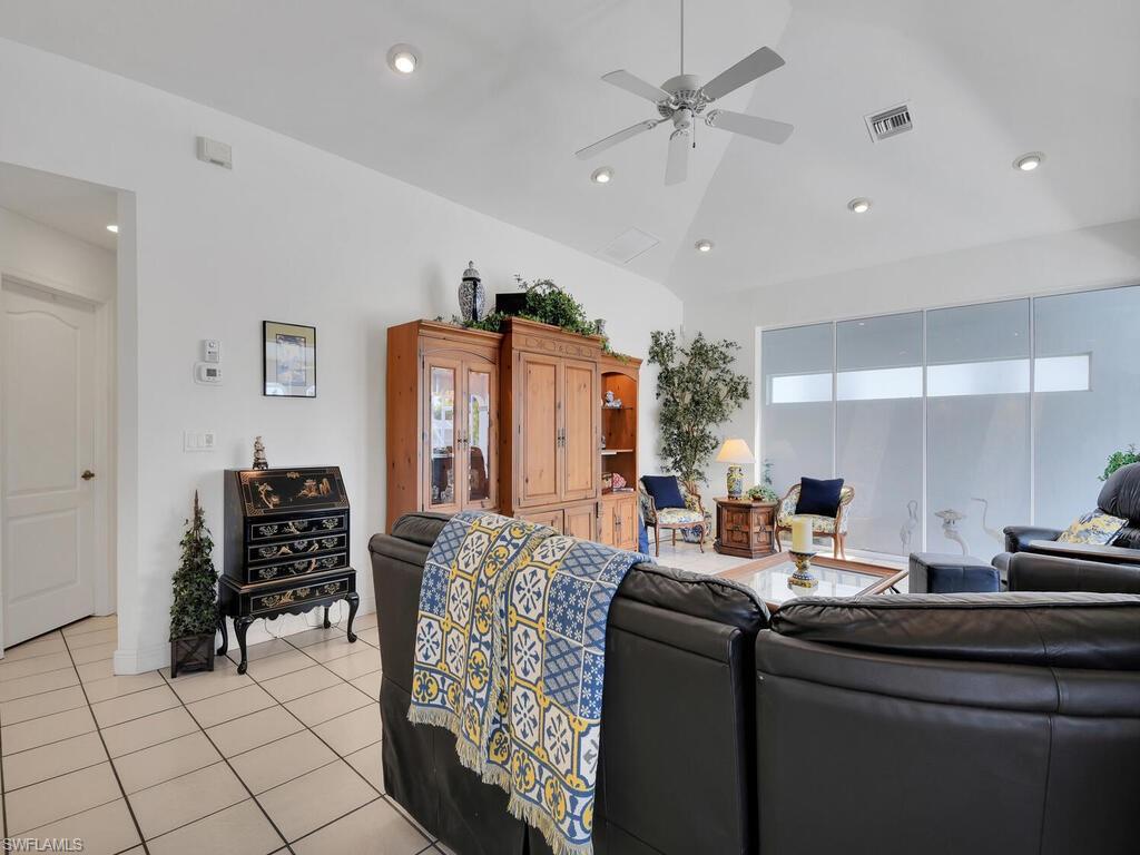 MARCO BEACH - Residential