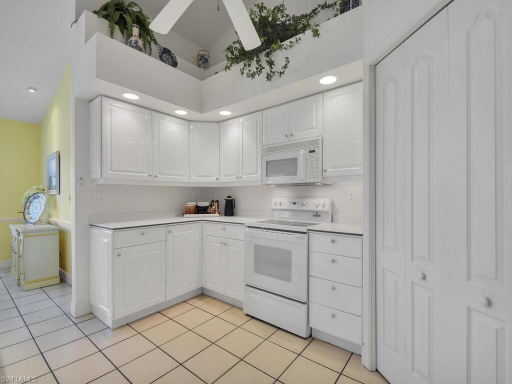 MARCO BEACH - Residential