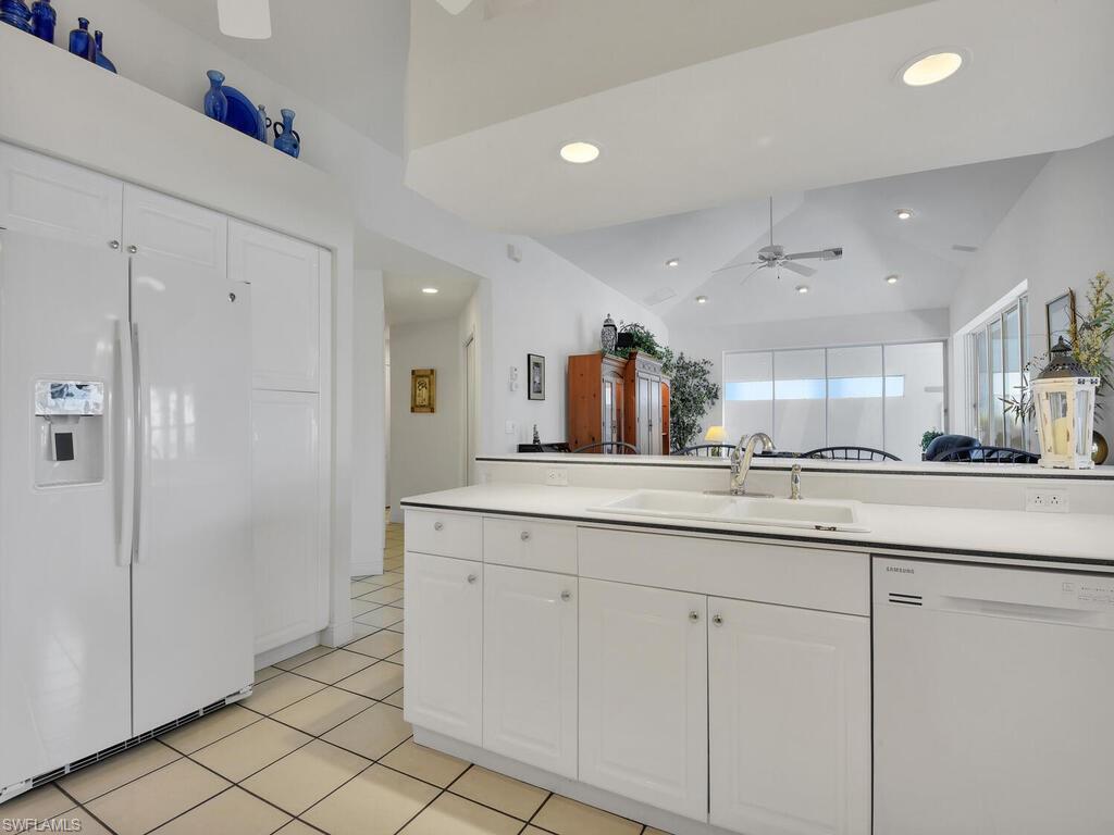 MARCO BEACH - Residential