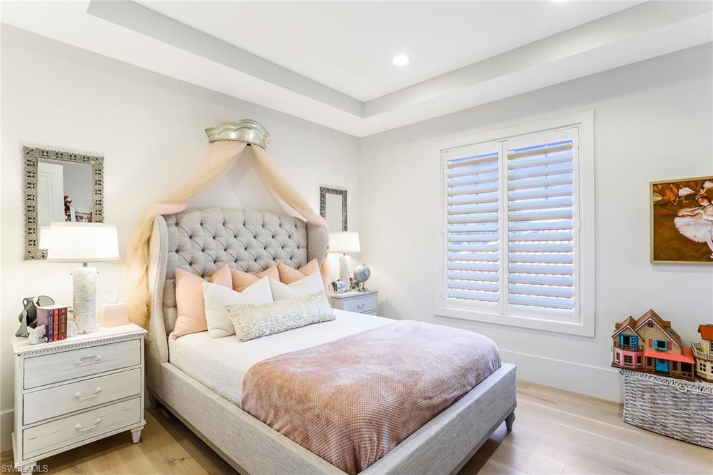 OLDE NAPLES - Residential