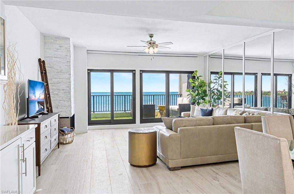 632 La Peninsula BLVD 632