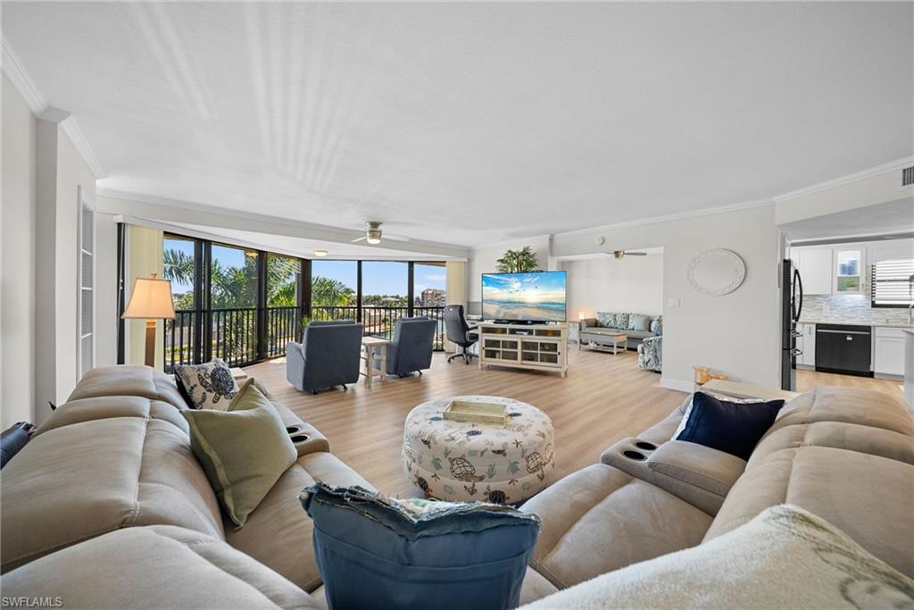 TROPICAL ISLE - Residential