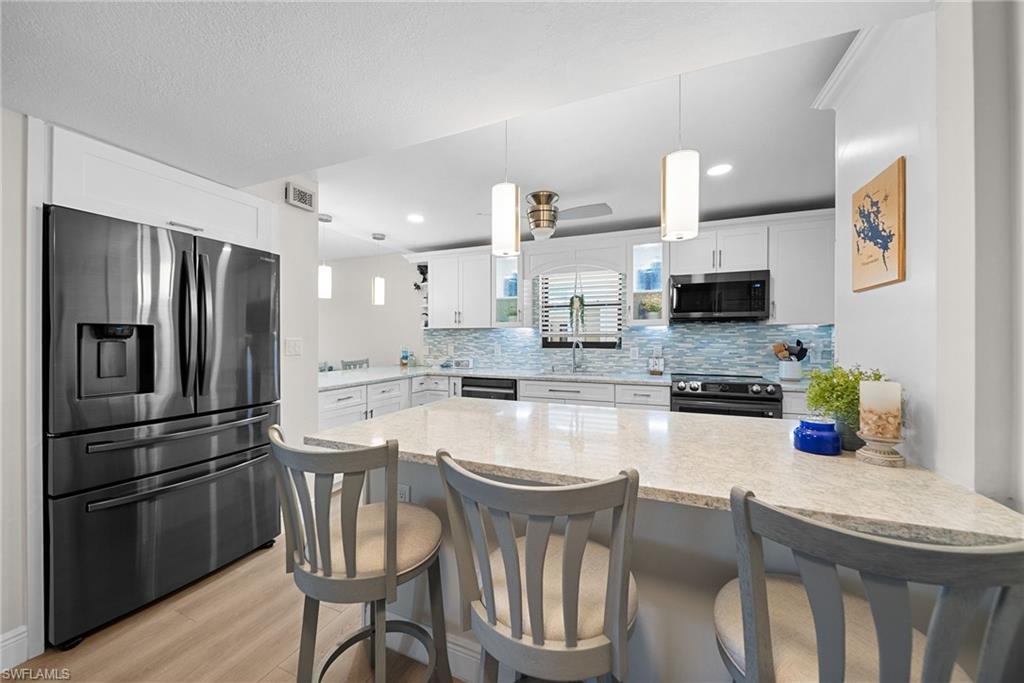 TROPICAL ISLE - Residential