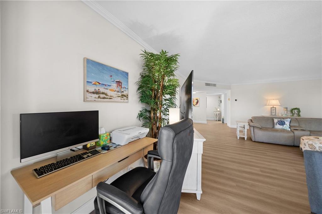 TROPICAL ISLE - Residential