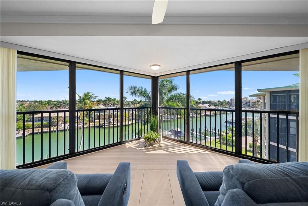 TROPICAL ISLE - Residential