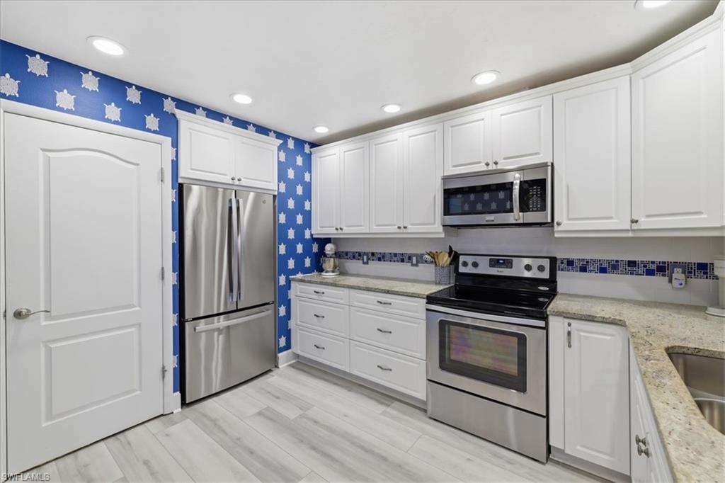 BAY HARBOR CLUB CONDO - Residential