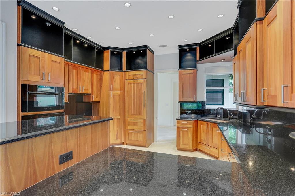 VIZCAYA AT BAY COLONY - Residential