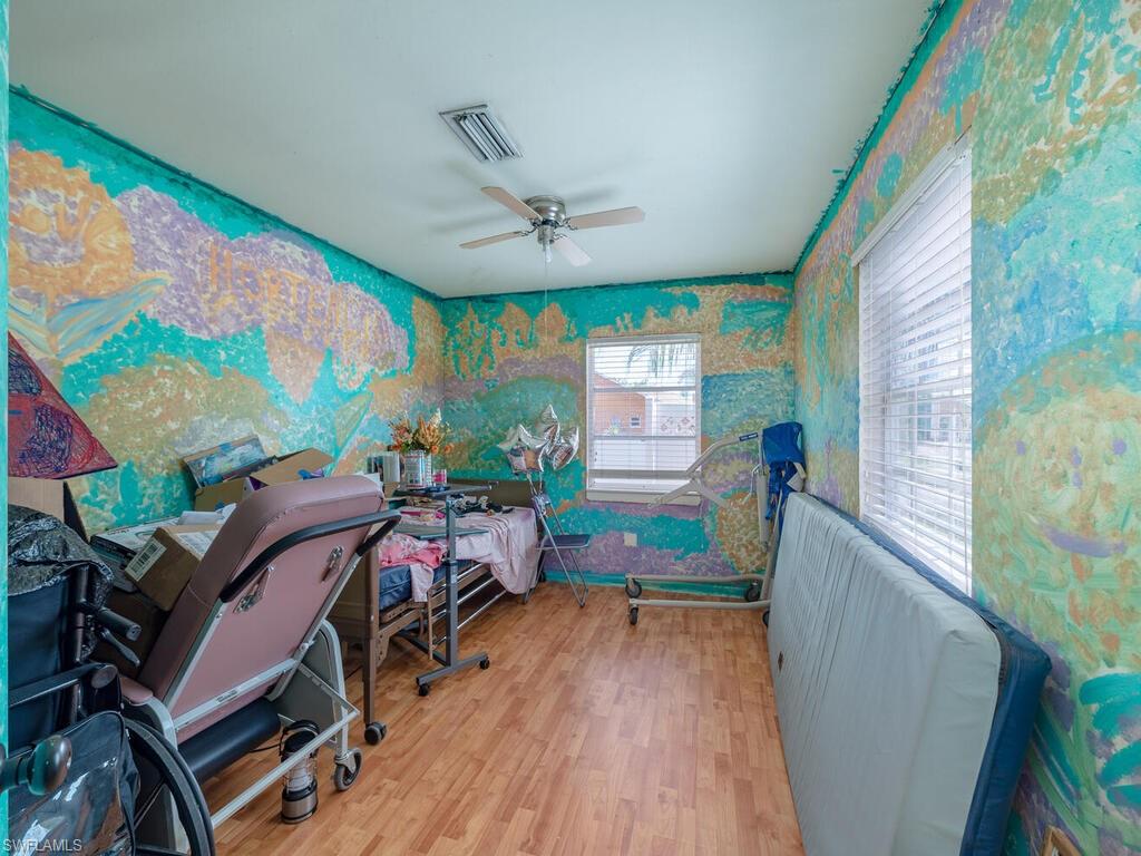 SAN CARLOS PARK - Residential