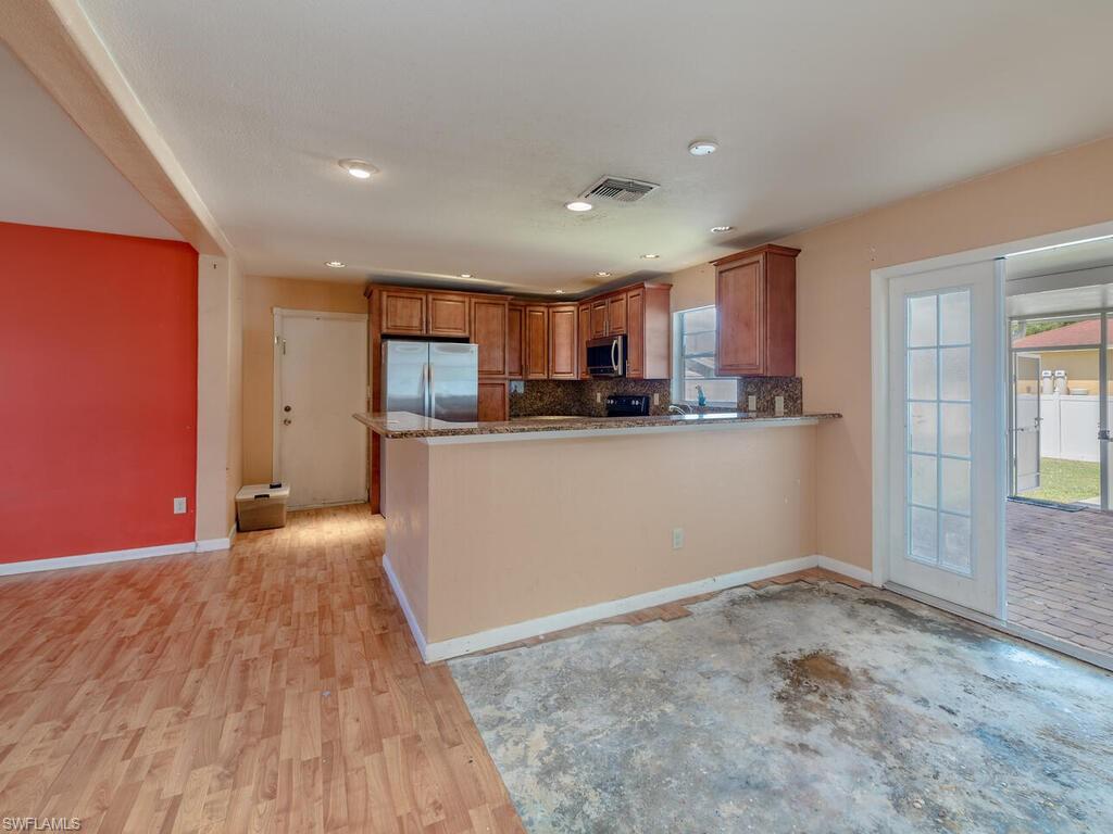 SAN CARLOS PARK - Residential