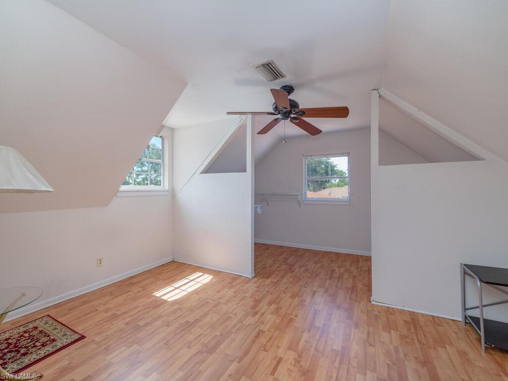 SAN CARLOS PARK - Residential