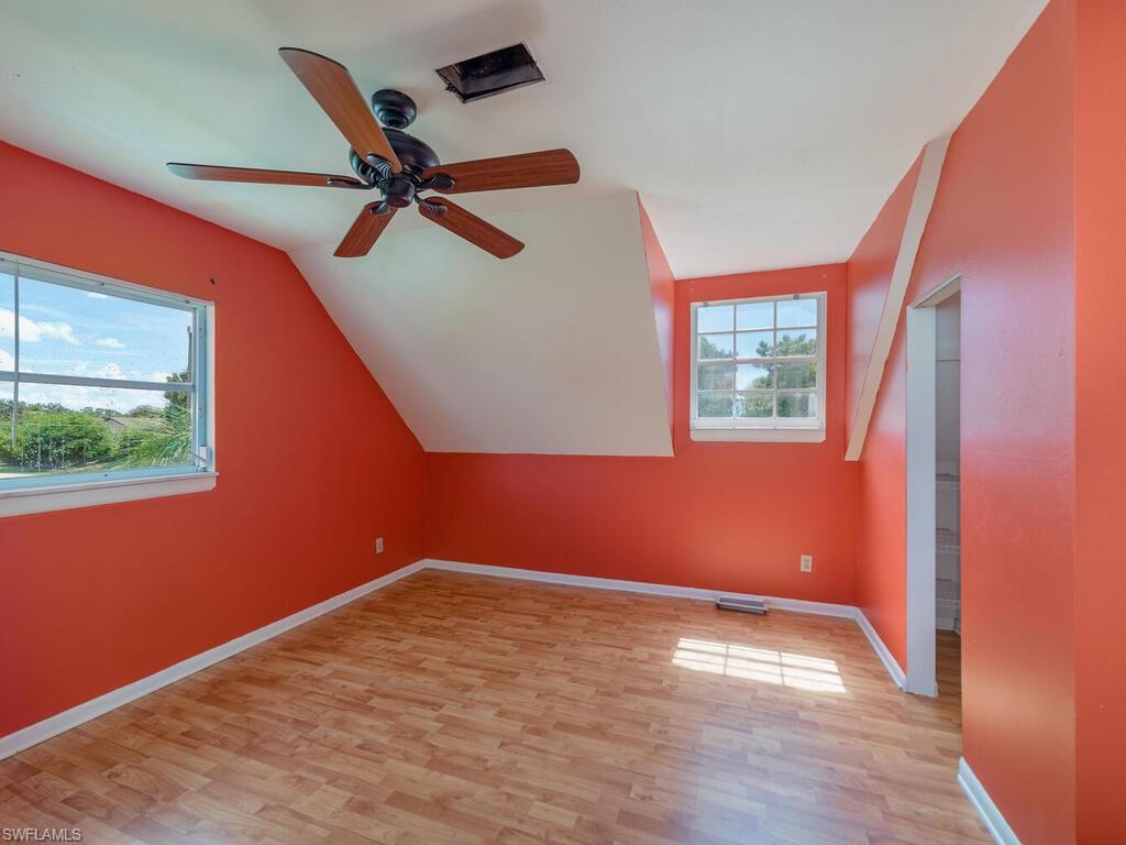 SAN CARLOS PARK - Residential