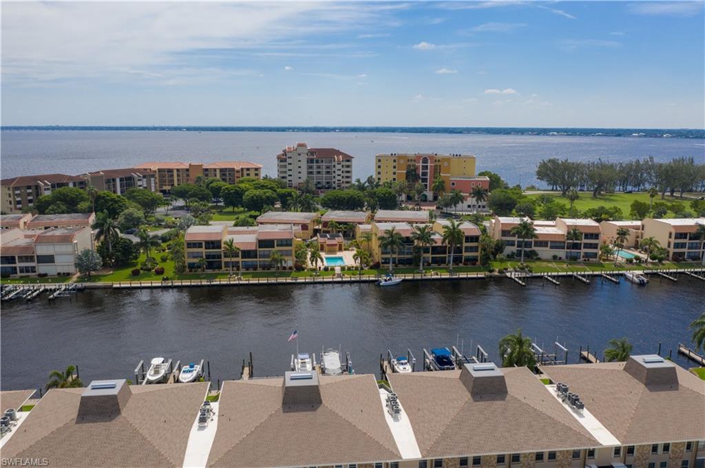 PARK VIEW CONDO - Residential