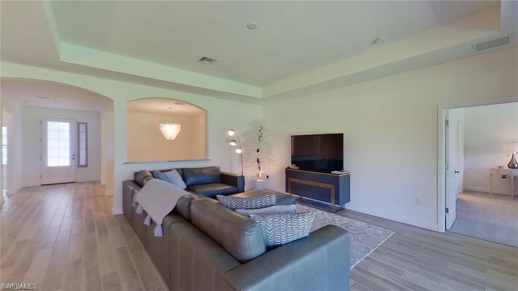 VALENCIA COUNTRY CLUB - Residential Lease