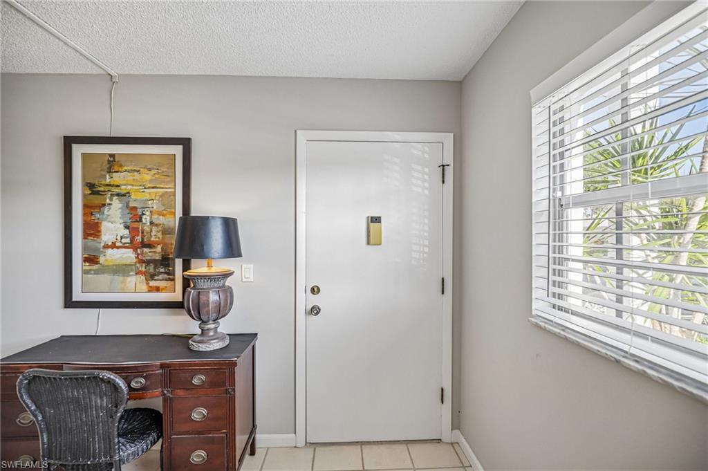 MYERLEE SQUARE CONDO - Residential