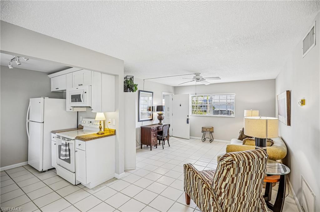 MYERLEE SQUARE CONDO - Residential