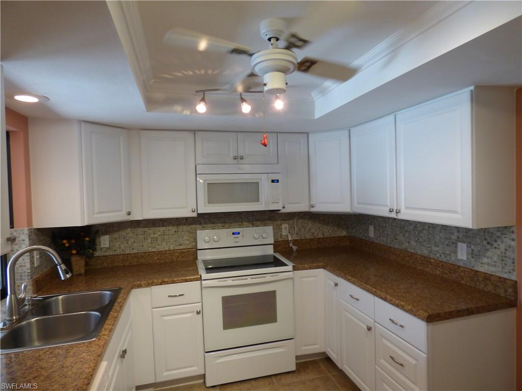 COUNTRY CLUB ESTATES - Residential