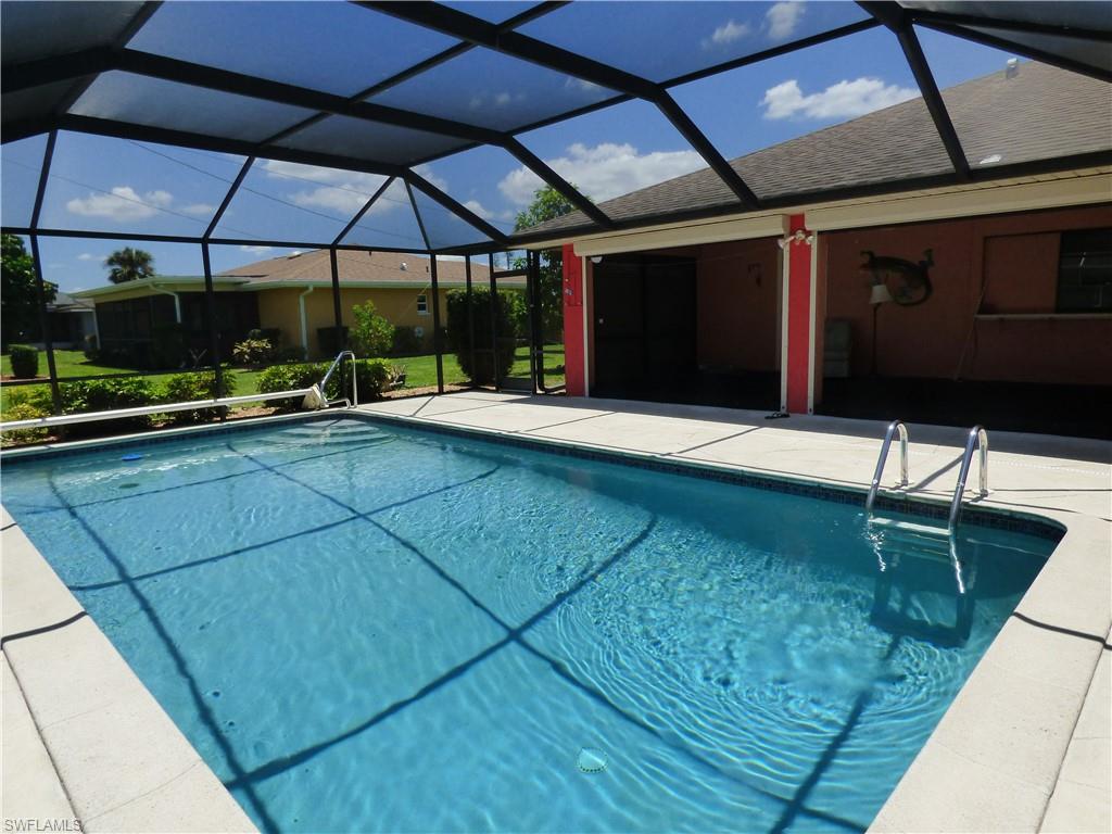 COUNTRY CLUB ESTATES - Residential