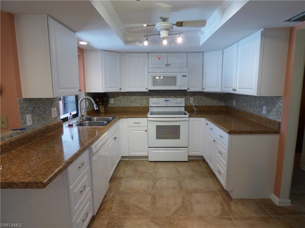 COUNTRY CLUB ESTATES - Residential