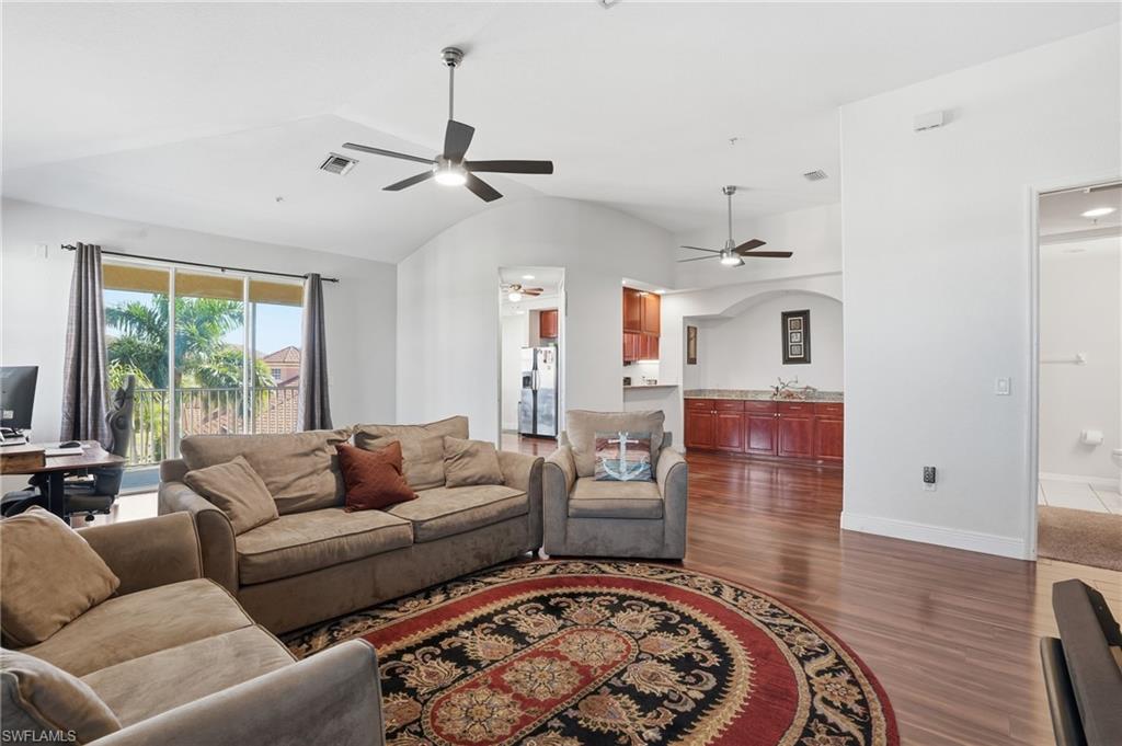 VAN LOON COMMONS - Residential