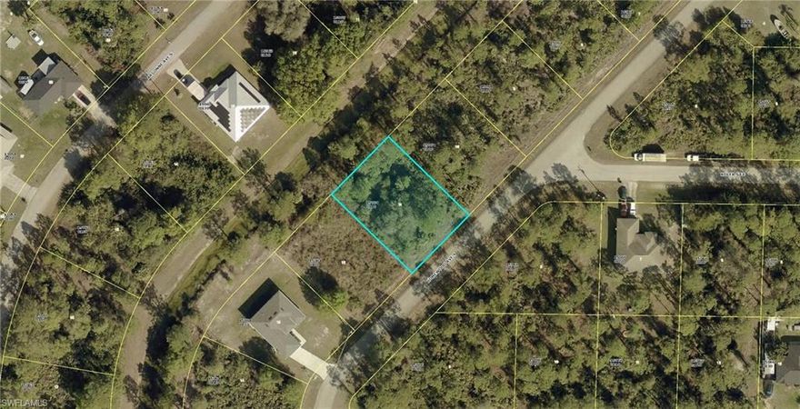 Great lot For a New Home in Explosive Area of Lehigh Acres. Close to town, new Aldi grocery store around the corner. This beautiful lot offers you privacy and quietness to enjoy living in peace.