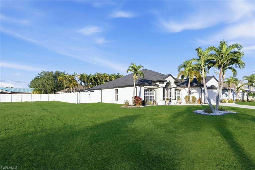 CAPE CORAL - Residential