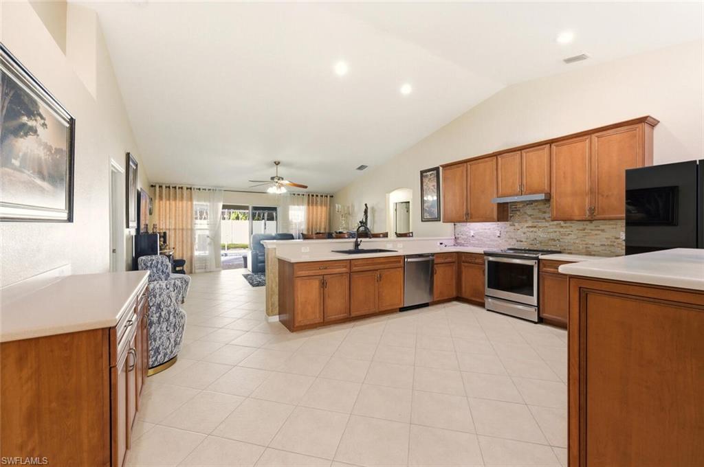 CAPE CORAL - Residential