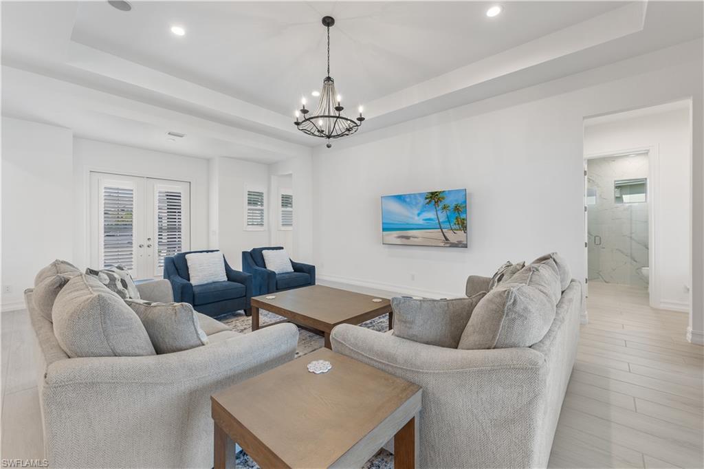 CRANE POINT - Residential Lease