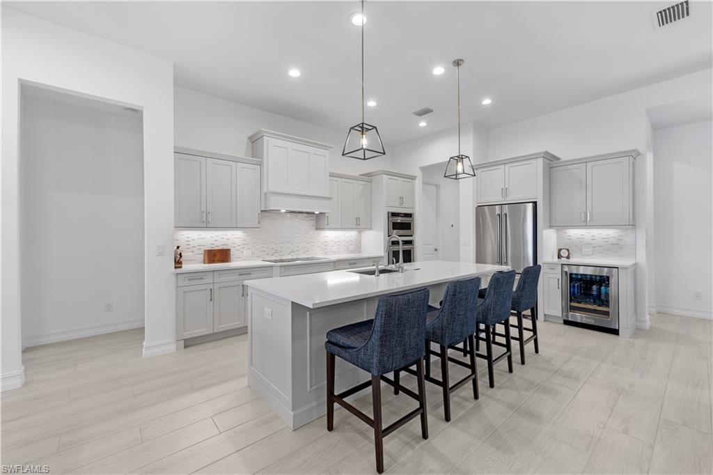 CRANE POINT - Residential Lease