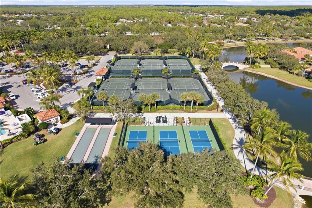 VILLAGE WALK - Residential