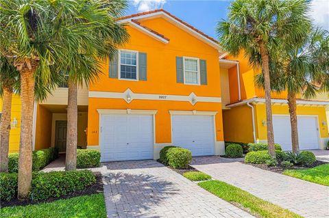 Townhouse in FORT MYERS FL 9807 Solera Cove Pointe.jpg