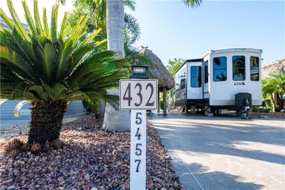5457 Cypress Trail Resort CIR FORT MYERS FL 33905