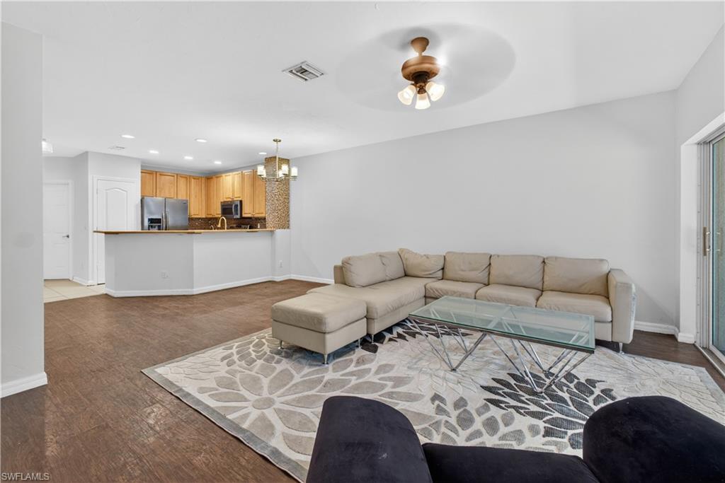 OLYMPIA POINTE - Residential