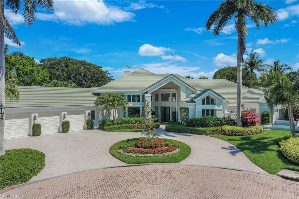 Photo of 695 Ardmore LN, NAPLES, FL 34108 (MLS # 225072166)