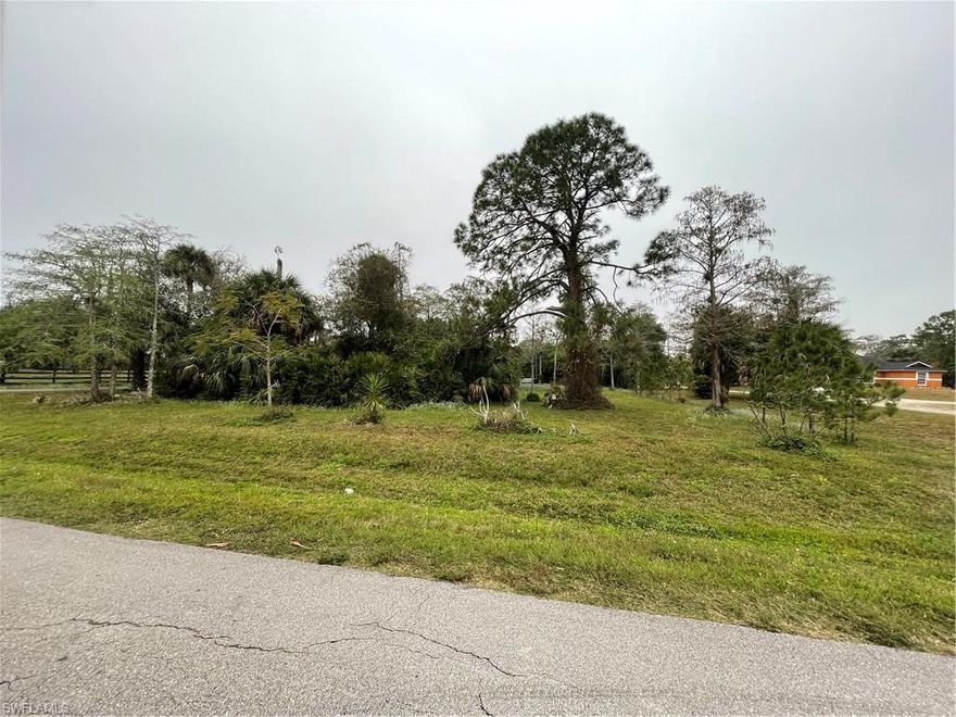 Premier Golden Gate location on an established Street.  Western exposure.  Build your dream home here!