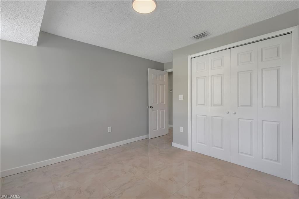 NAPLES PARK - Residential